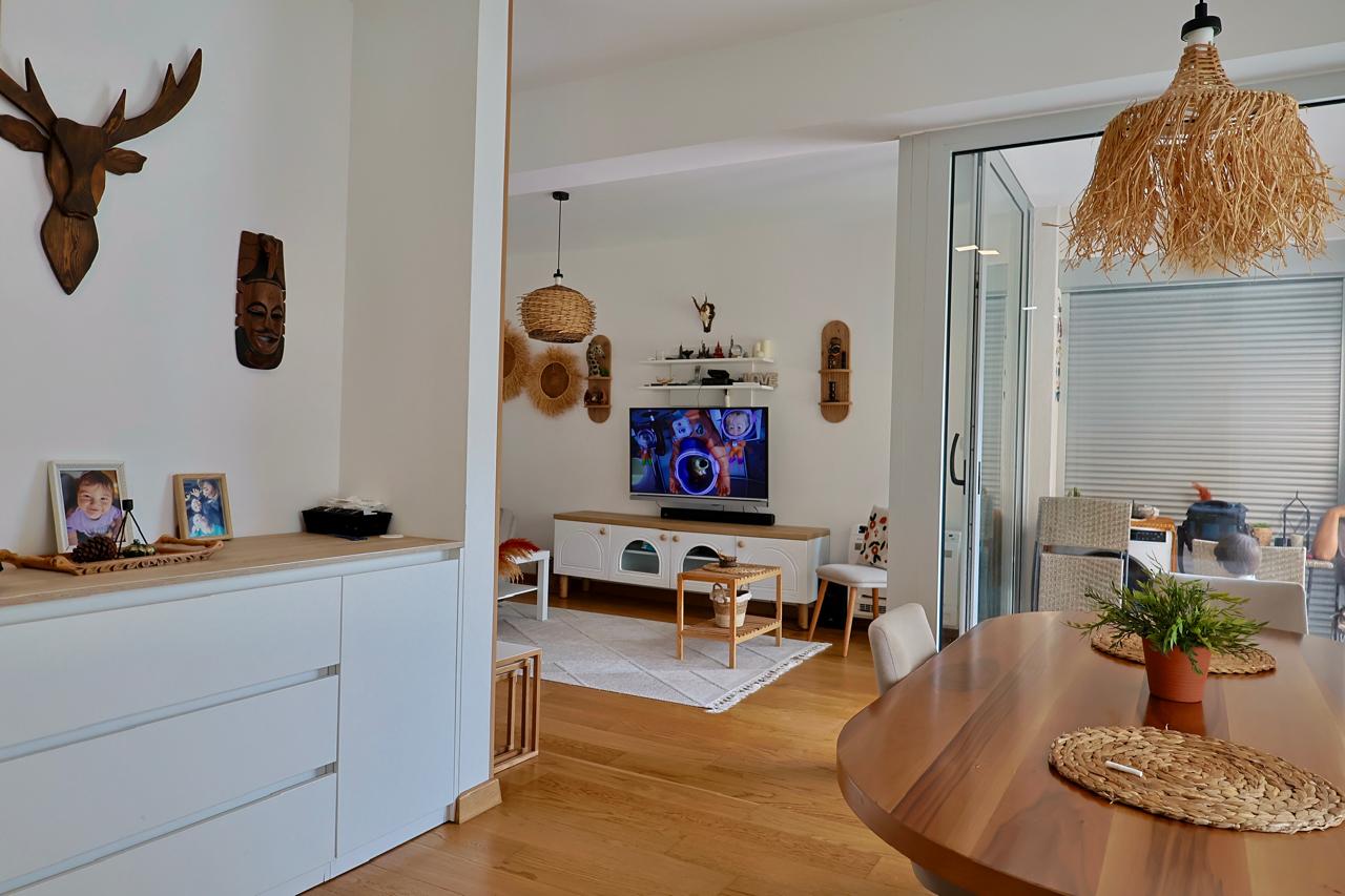 Image of Apartment - 2 Bedrooms - 1 Bathrooms for Sale in Kotor-Dobrota-Montenegro, Image 5